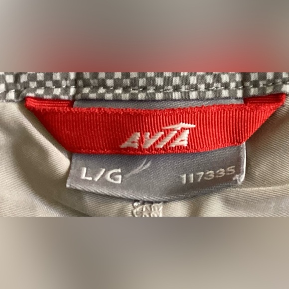 Avia athletic grey skort lg, with zipper fly and pocket, belt loops. Well made - Picture 3 of 8